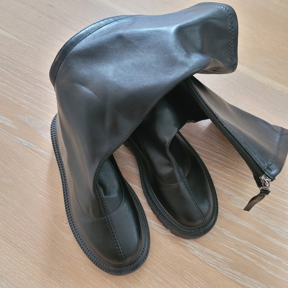 BRAND NEW Knee High Platform boot - Picture 5 of 5